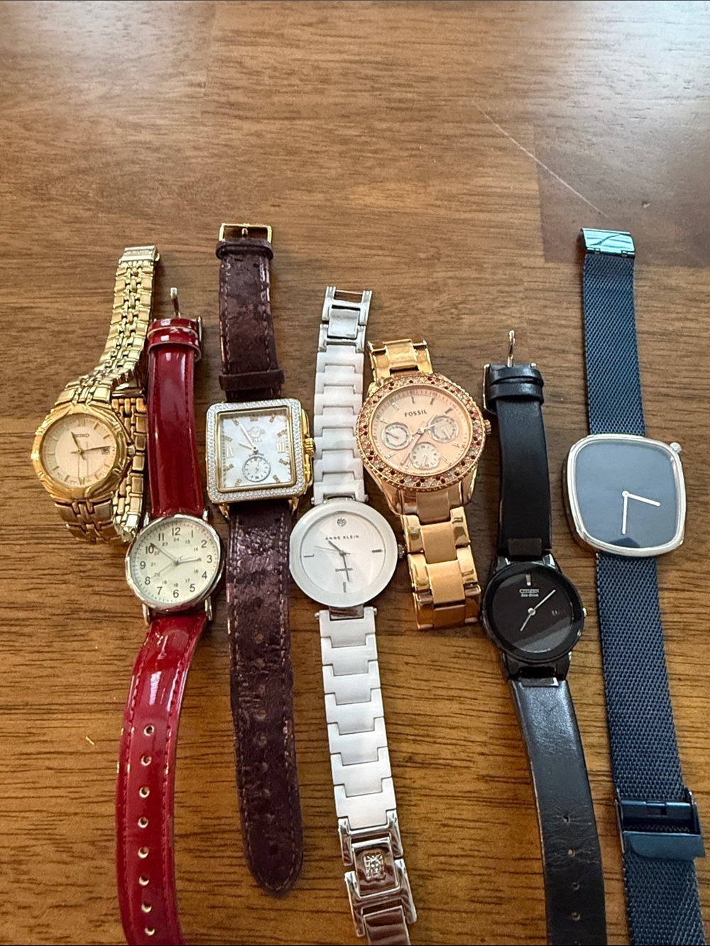 7 assorted watches - need batteries